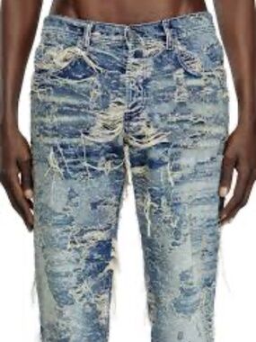 Brand New: Diesel Mens Regular Distressed Jeans 2023 D-Finitive 09M04